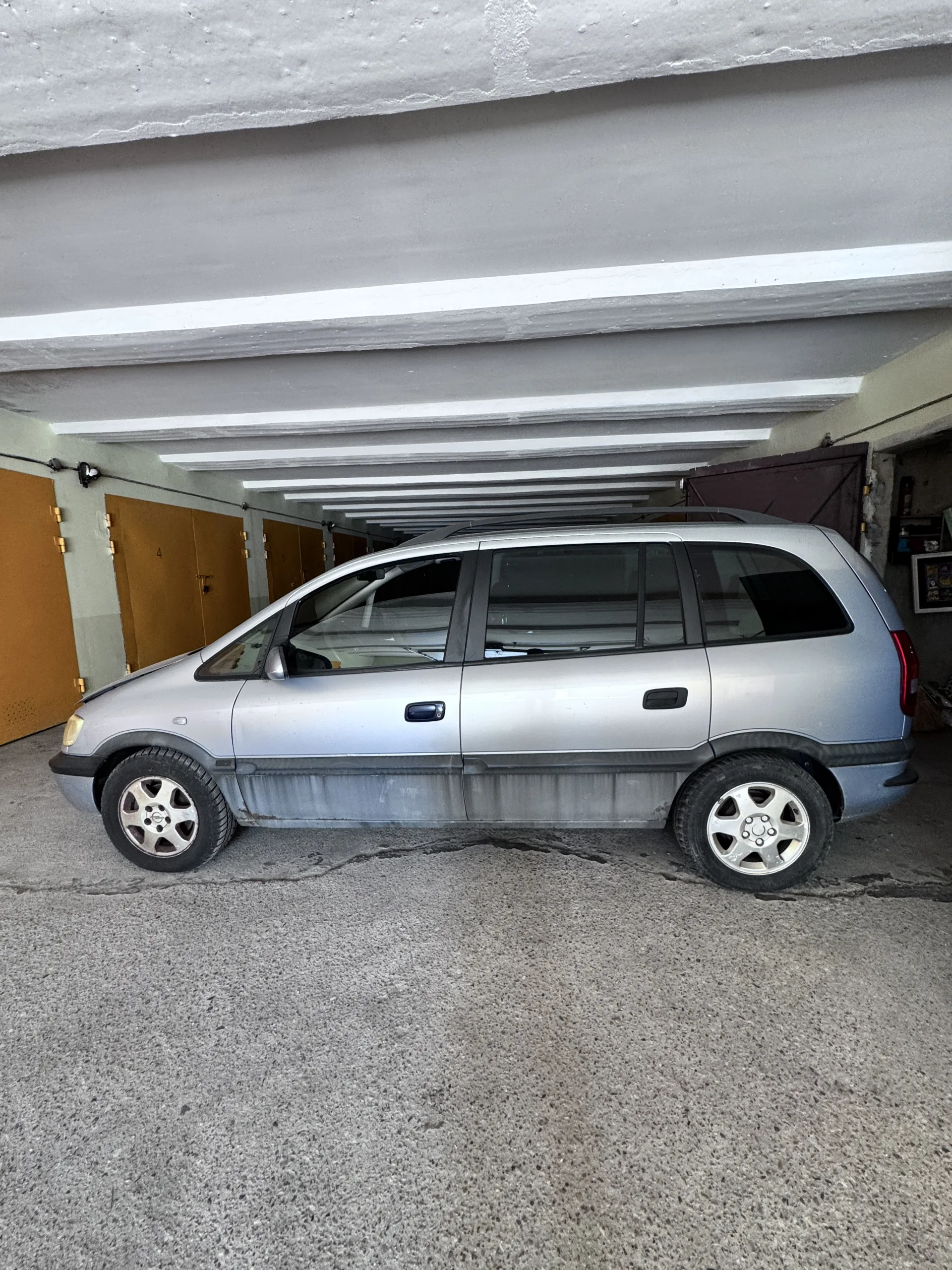 Opel Zafira, 2001