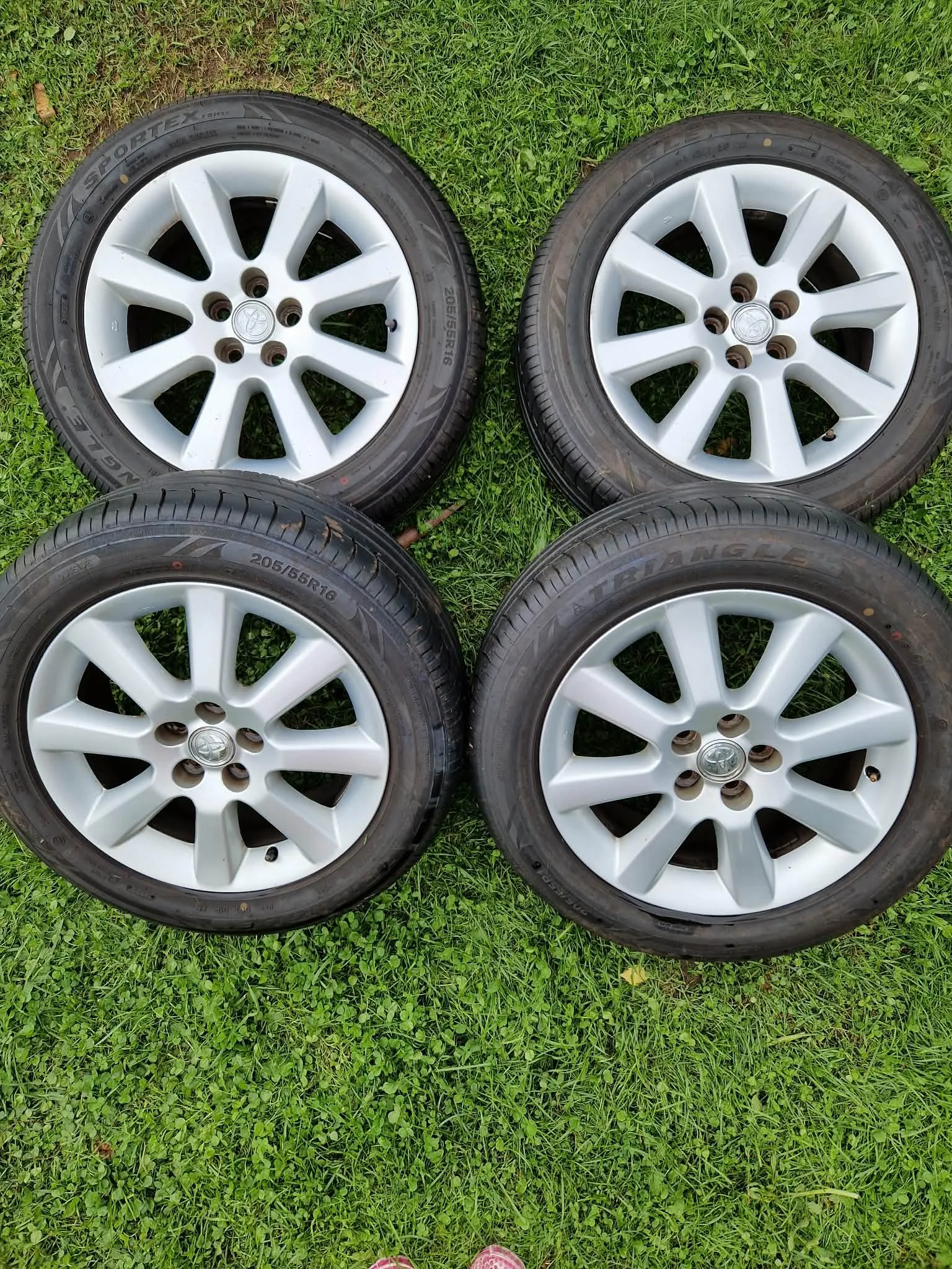 -Kita- Toyota avensis 155/55 R16