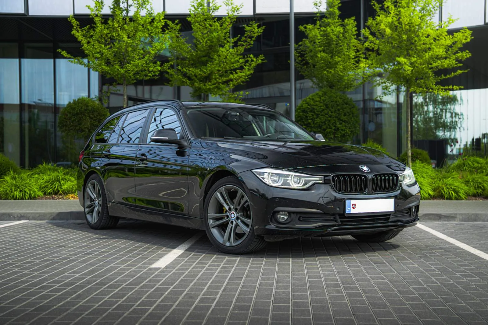 BMW 318, 2016