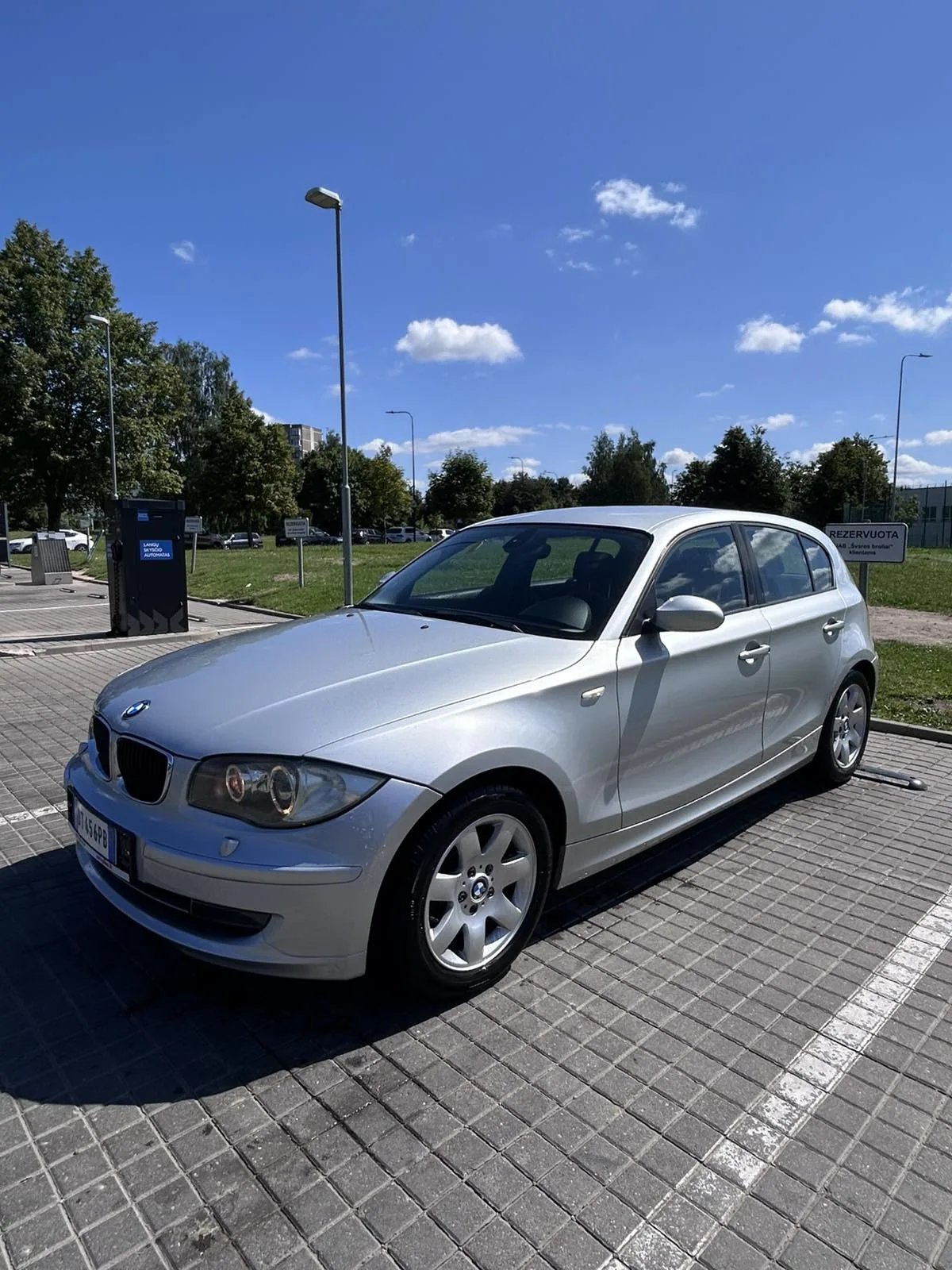 BMW 118, 2009